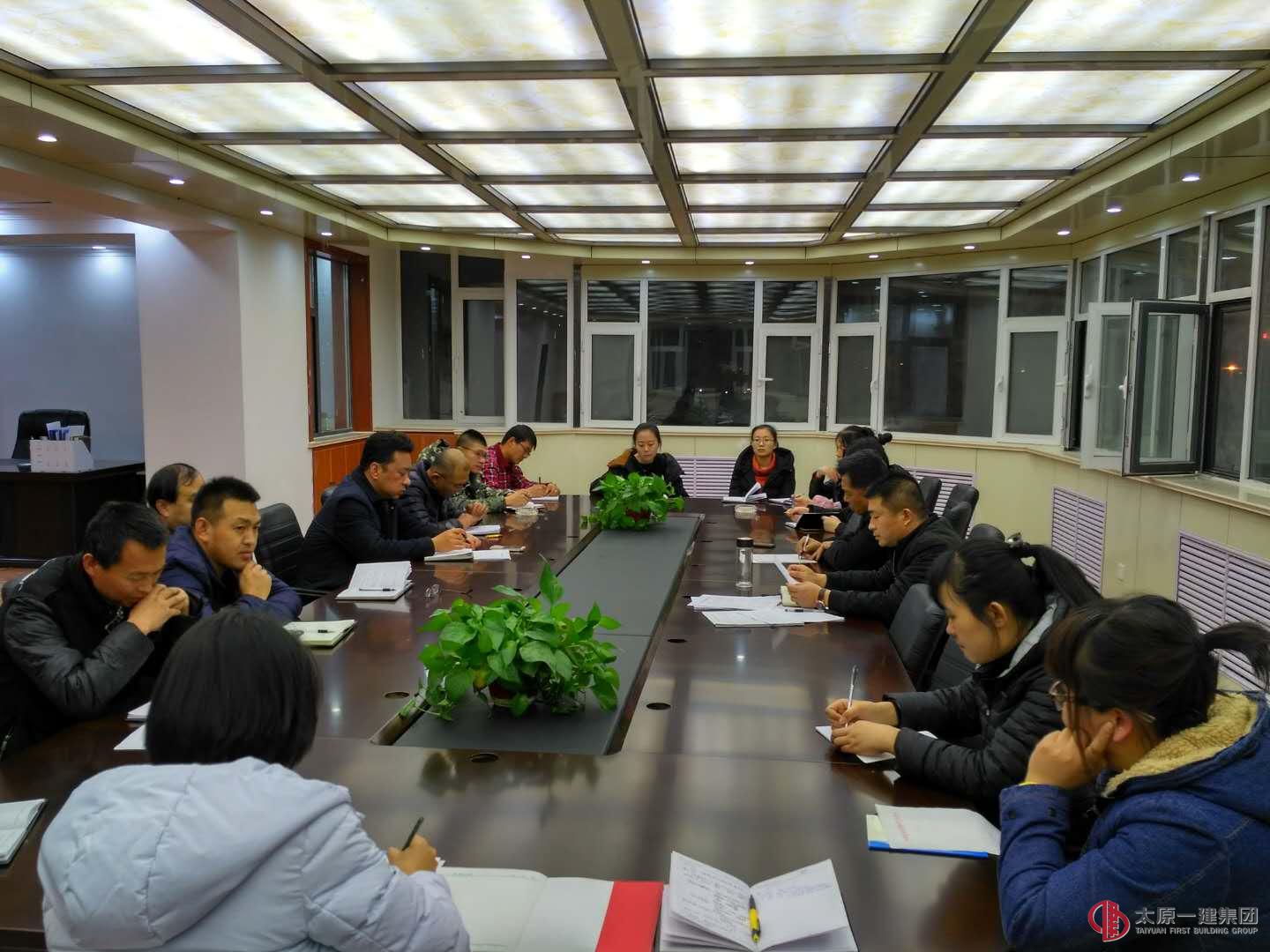 龍城公司傳達(dá)集團(tuán)公司近期工作會(huì)議精神暨組織第二次黨課學(xué)習(xí)
