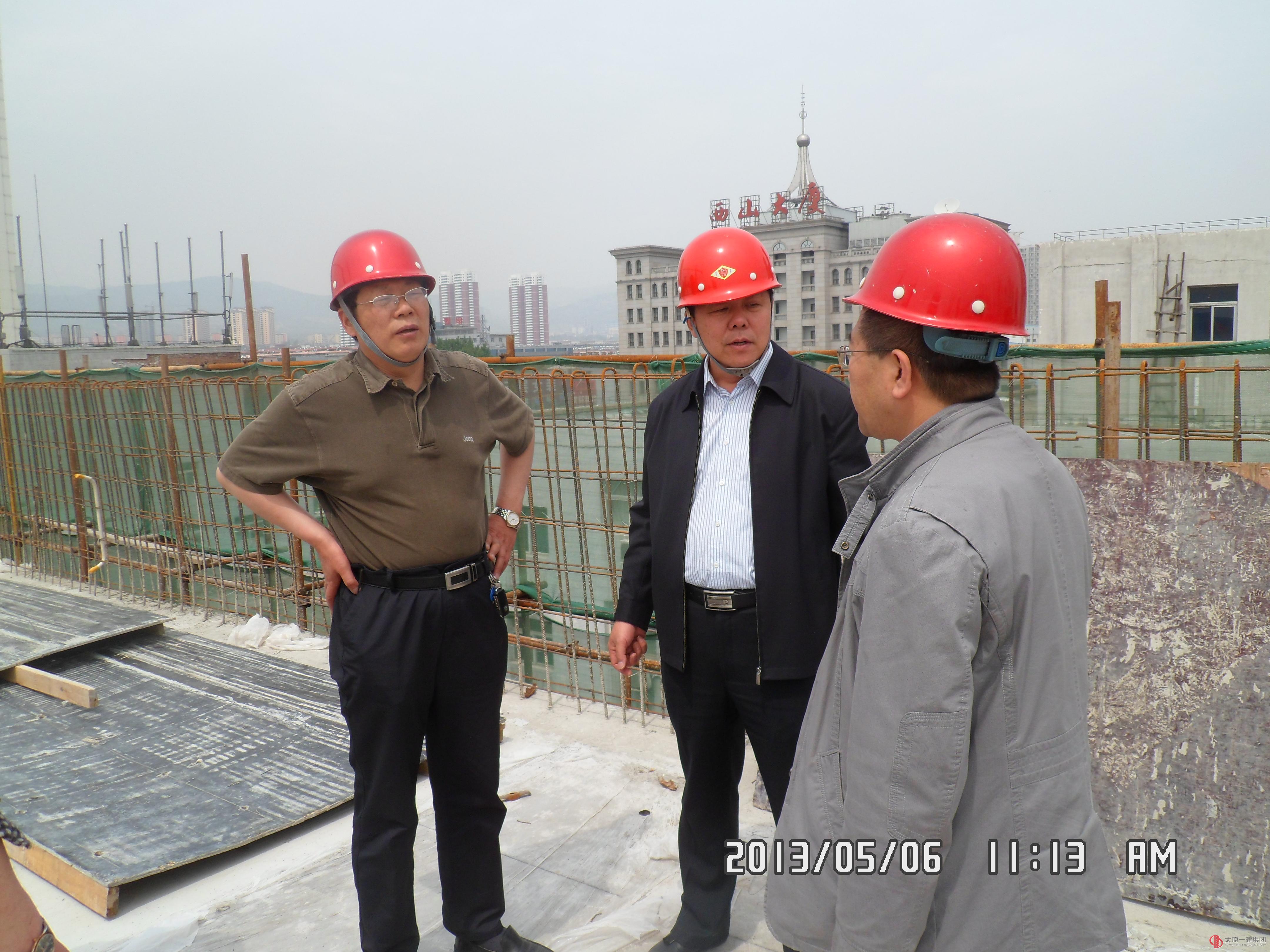 萬(wàn)柏林區(qū)河北街小學(xué)新建教學(xué)樓工程舉行主體結(jié)構(gòu)封頂儀式