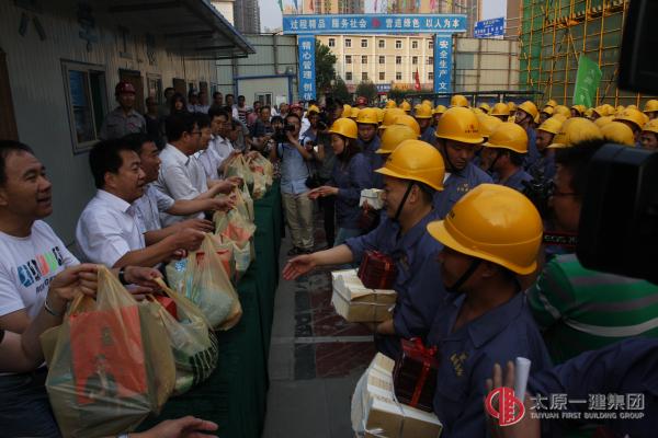 太原市總工會(huì)“農(nóng)民工入會(huì)集中行動(dòng)”暨